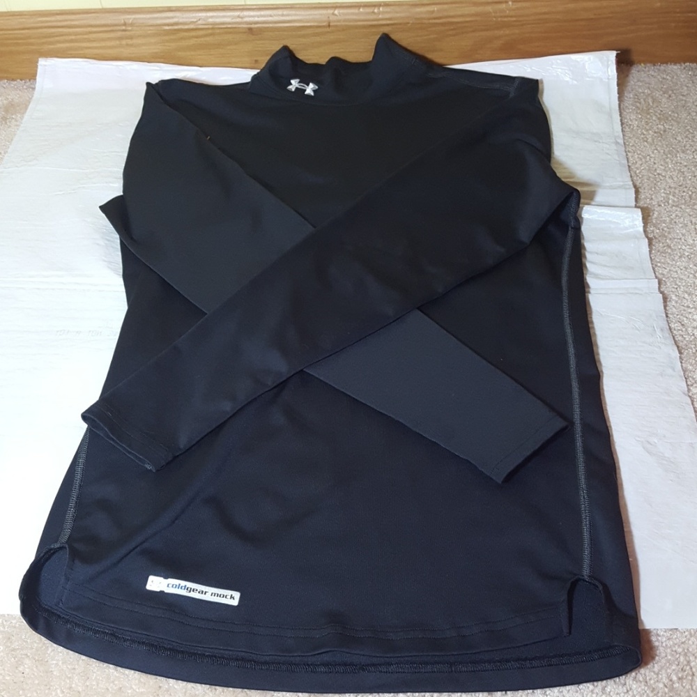 Long sleeve under armour shirt